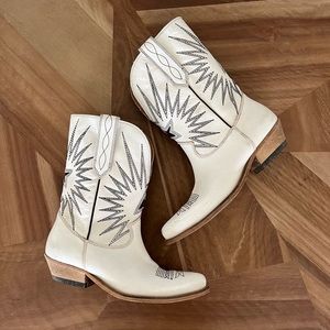 Golden Goose White Leather Short Wish Star Boots